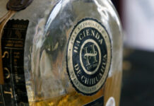 Consumo de mezcal cae en México por precios altos y desinterés juvenil
Consumo de mezcal cae en México por precios altos y desinterés juvenil