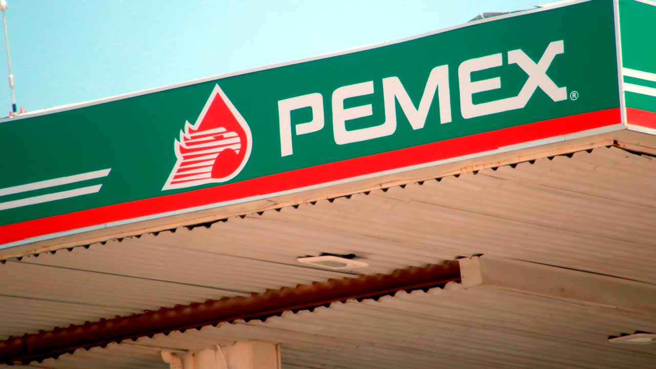 Deuda histórica de Pemex aleja a socios para contratos de producción