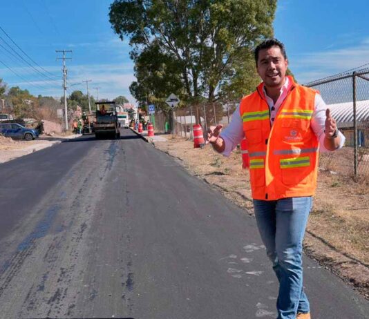 Vamos a meter orden en Santa Rosa Jáuregui con caminos dignos: Felifer Macías Vamos a meter orden en Santa Rosa Jáuregui con caminos dignos: Felifer Macías