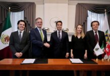 Entregan mil becas de educación financiera en Municipio de Querétaro
Entregan mil becas de educación financiera en Municipio de Querétaro