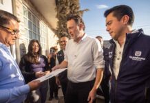 Kuri y Felifer entregan contratos de agua a más de 900 familias
Kuri y Felifer entregan contratos de agua a más de 900 familias