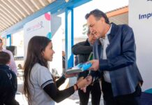 Kuri encabeza inicio de distribución de libros “Defensores de Querétaro” en primarias
Kuri encabeza inicio de distribución de libros “Defensores de Querétaro” en primarias