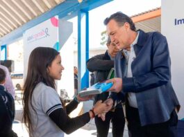 Kuri encabeza inicio de distribución de libros “Defensores de Querétaro” en primarias Kuri encabeza inicio de distribución de libros “Defensores de Querétaro” en primarias