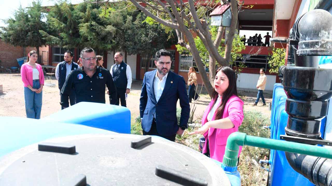Instalan sistemas de captación de agua en COBAQ Querétaro