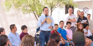 Chepe Guerrero escucha demandas de vecinos de La Vida Chepe Guerrero escucha demandas de vecinos de La Vida