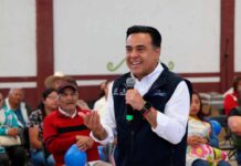 Luis Nava refuerza estrategia social con familias en SJR
Luis Nava refuerza estrategia social con familias en SJR