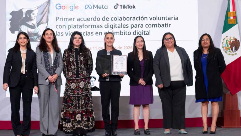 Gobierno y plataformas signan acuerdo contra violencia digital a mujeres