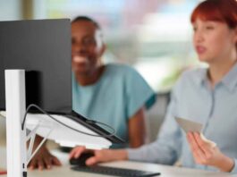 Colebrook Bosson Saunders presenta LANA, una respuesta a la nueva forma de trabajar con laptops Colebrook Bosson Saunders presenta LANA, una respuesta a la nueva forma de trabajar con laptops