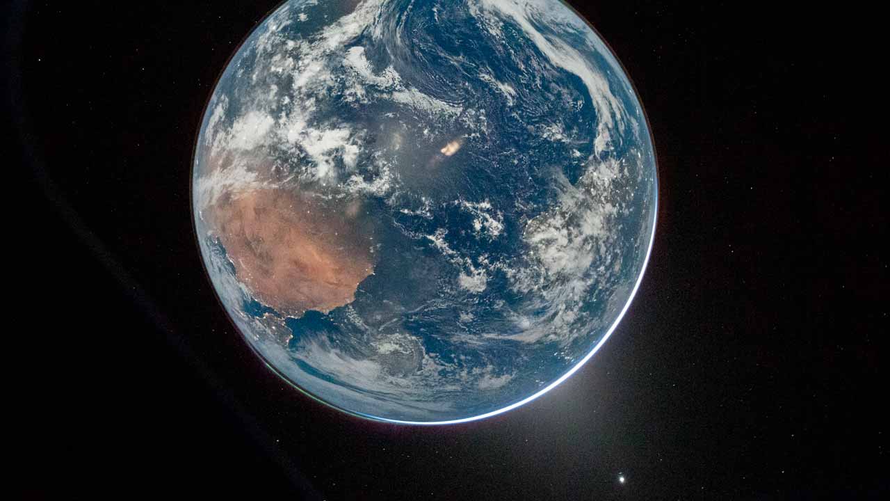 Artemis II rompe récord histórico al alejar humanos 402 mil km rumbo a la Luna