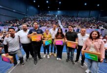 Con Conectados, Felifer entrega casi 5 mil computadoras en Querétaro
Con Conectados, Felifer entrega casi 5 mil computadoras en Querétaro