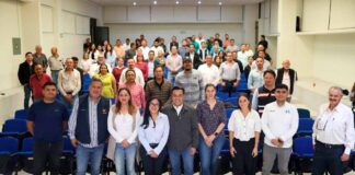 Luis Nava presenta programas sociales en San Juan del Río Luis Nava presenta programas sociales en San Juan del Río