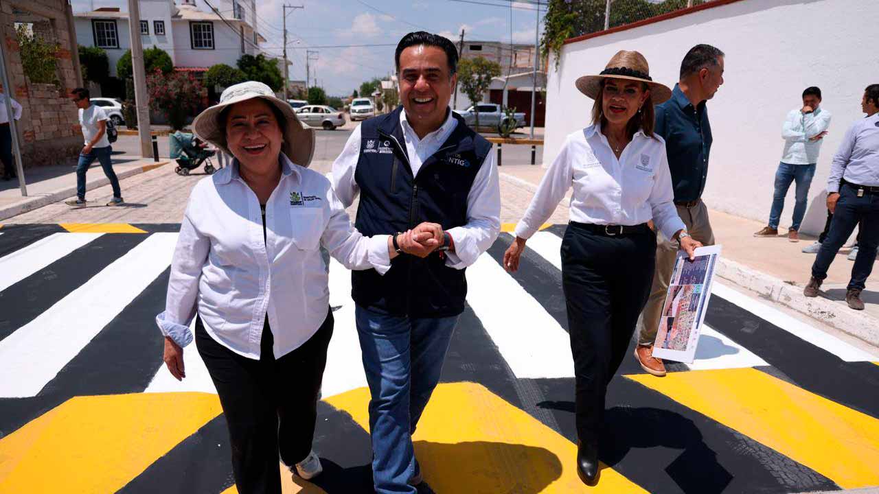 Luis Nava entrega obra vial en Tequisquiapan para 662 vecinos
