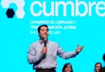 Reconoce Felifer Macías el talento y liderazgo de jóvenes de la UAQ
Reconoce Felifer Macías el talento y liderazgo de jóvenes de la UAQ
