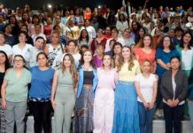Más de 200 mujeres participan en conversatorio sobre maternidad, salud y liderazgo femenino
Más de 200 mujeres participan en conversatorio sobre maternidad, salud y liderazgo femenino