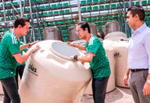 Chepe Guerrero entrega 690 tinacos a familias de Corregidora
El programa “Por tu Vivienda a Paso Firme” busca mejorar el almacenamiento de agua potable en hogares del municipio.