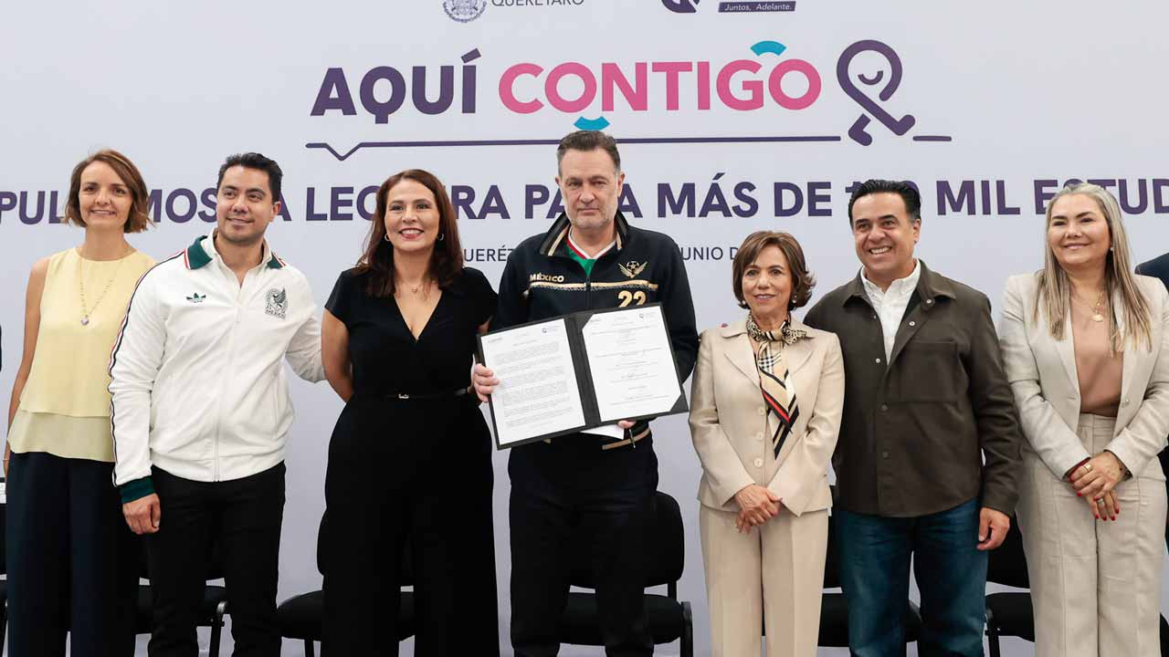 Querétaro firma pacto para impulsar la lectura en bachilleratos y universidades