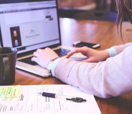 Cómo crear un portafolio profesional aunque tu carrera no sea creativa portafolio profesional