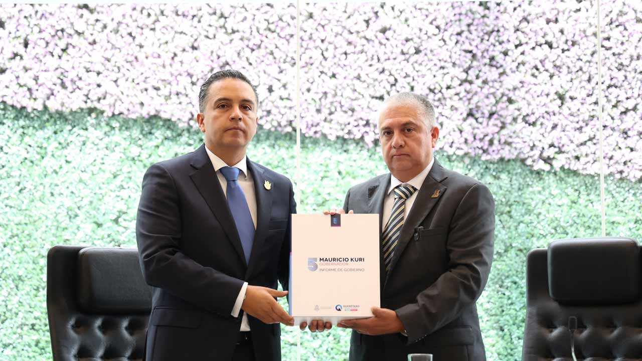 Eric Gudiño entrega Quinto Informe al Congreso
