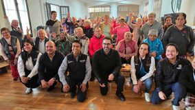 Atiende Agustín Dorantes a adultos mayores y comerciantes en pequeño Atiende Agustín Dorantes a adultos mayores y comerciantes en pequeño