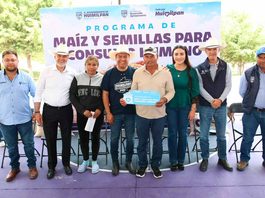 Huimilpan entrega maíz a mil familias