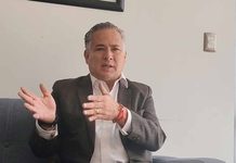 Santiago Nieto lleva espectaculares al IMPI Santiago Nieto lleva espectaculares al IMPI